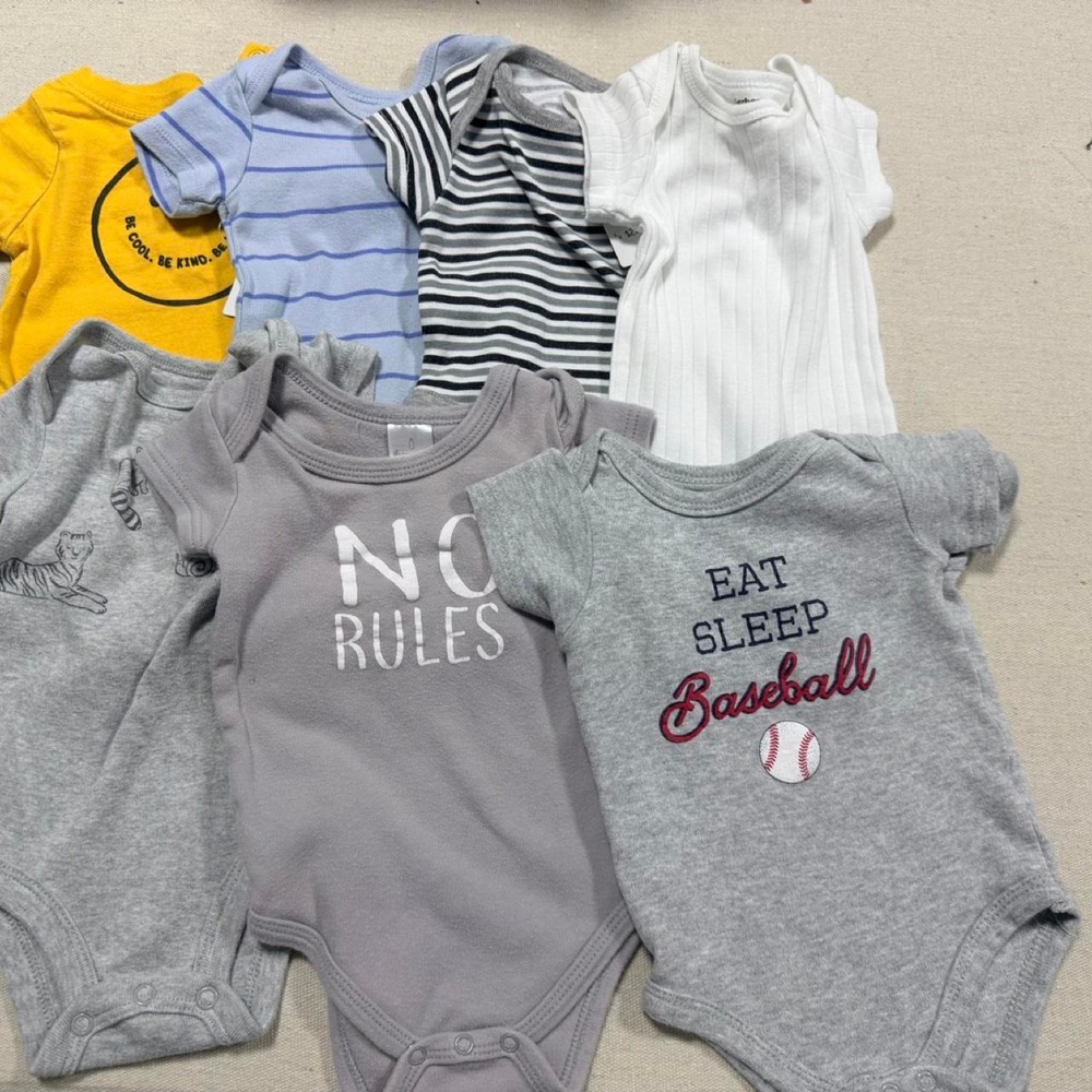 Baby Bodysuit Bundle 7 Piece Set 0-3 Months Grey Blue Yellow White Graphic